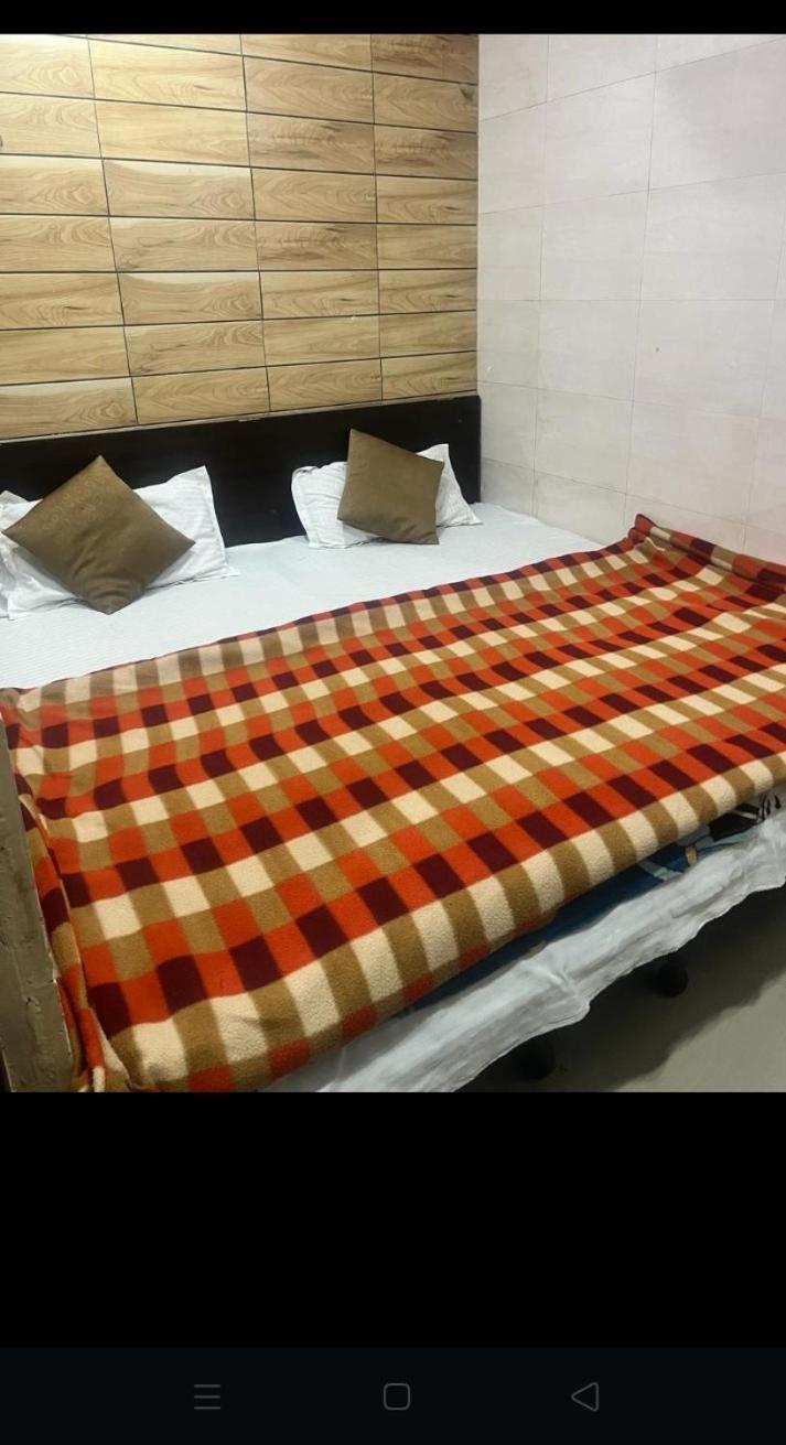 Arora Guest House Amritsar Eksteriør bilde